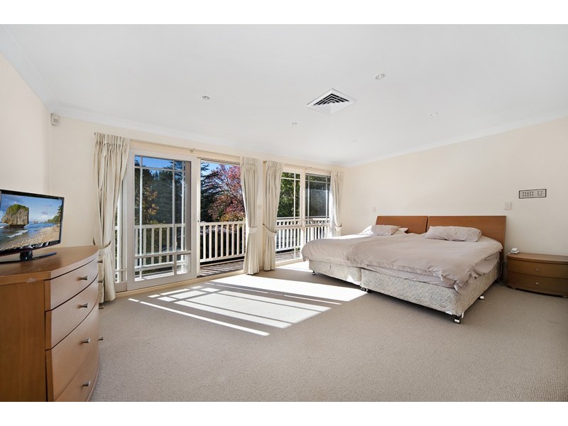 49 Lawson Parade, St Ives NSW 2075