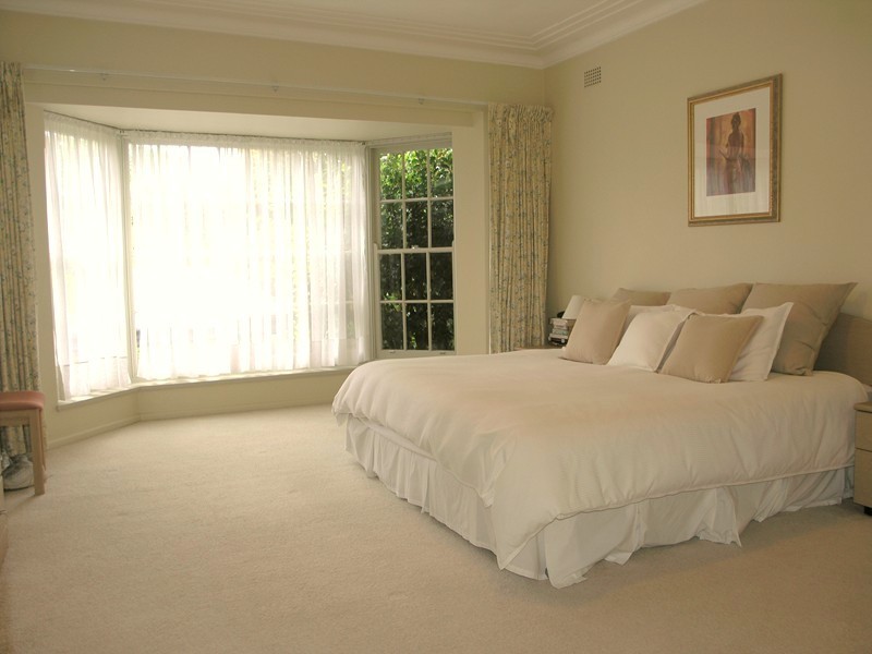 25 Lancaster Avenue, St Ives NSW 2075