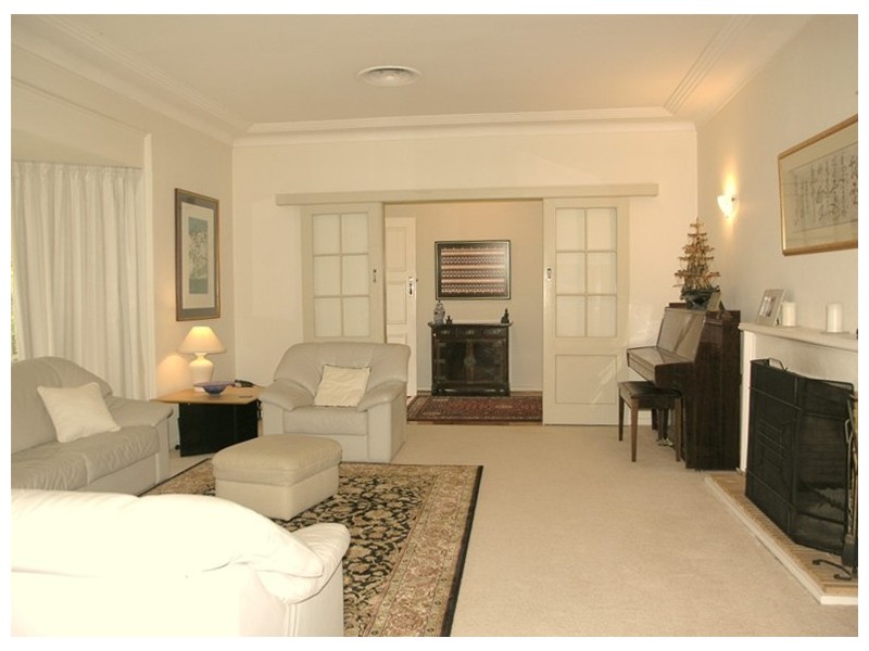 25 Lancaster Avenue, St Ives NSW 2075