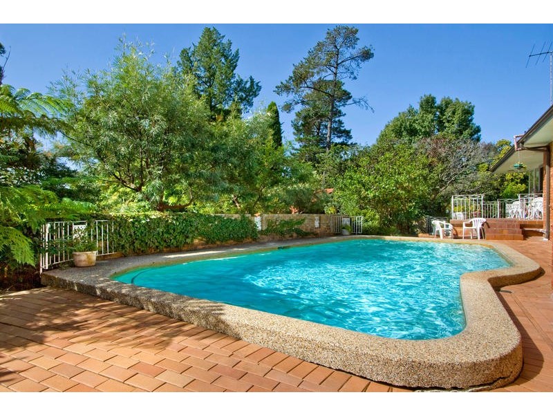 33 Allard Avenue, Roseville Chase NSW 2069