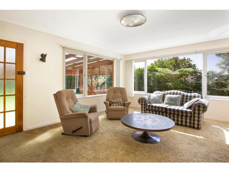 33 Allard Avenue, Roseville Chase NSW 2069