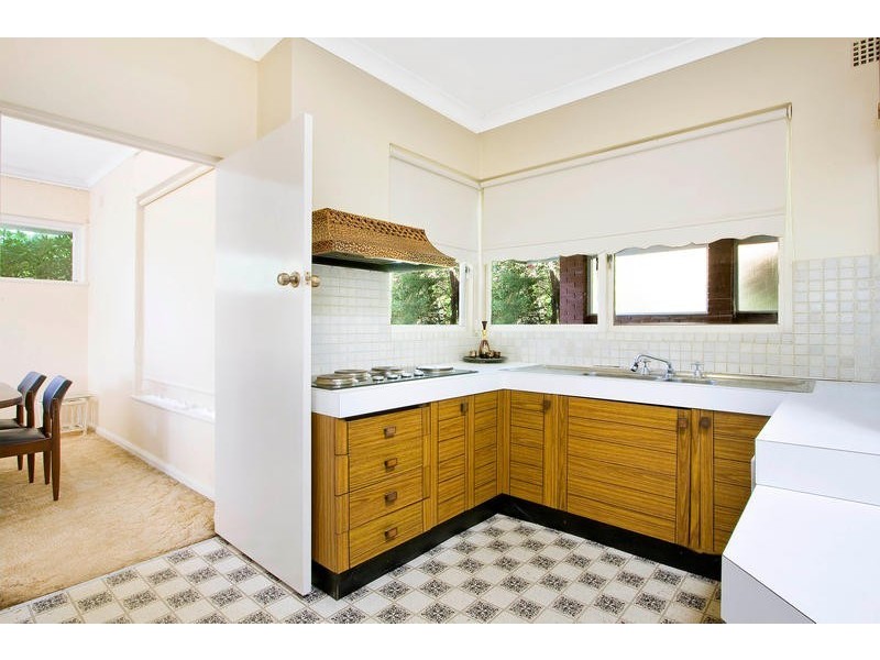 33 Allard Avenue, Roseville Chase NSW 2069