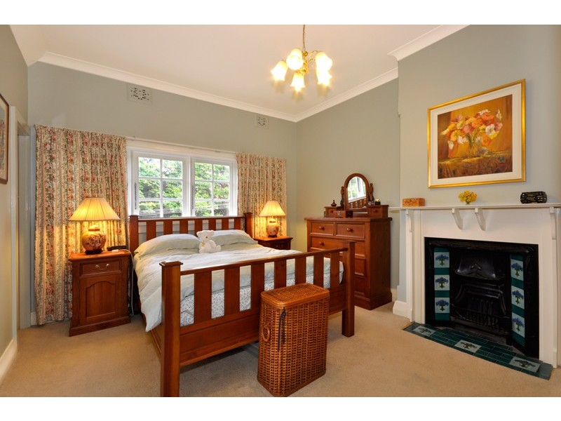 5 Wyvern Avenue, Roseville NSW 2069