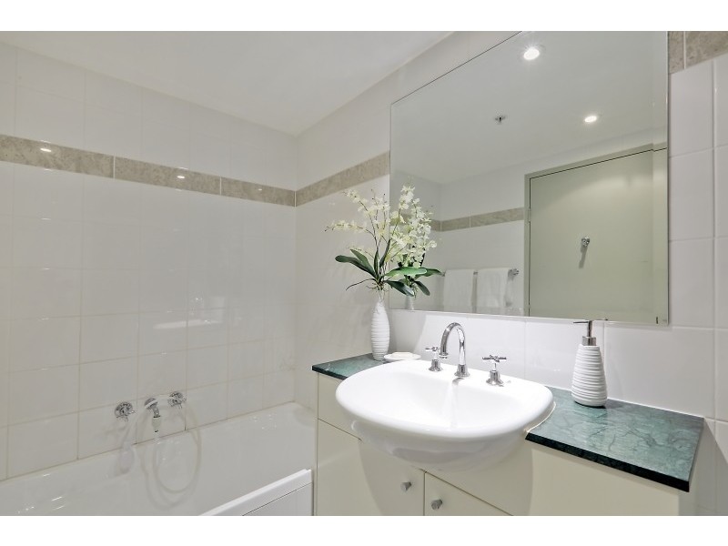 1101/2A Help Street, Chatswood NSW 2067