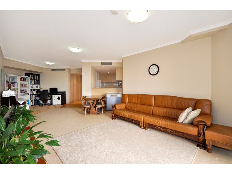 817/2B Help Street, Chatswood NSW 2067