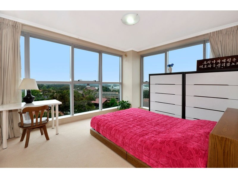 817/2B Help Street, Chatswood NSW 2067