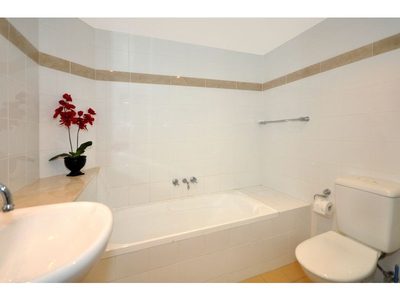 817/2B Help Street, Chatswood NSW 2067