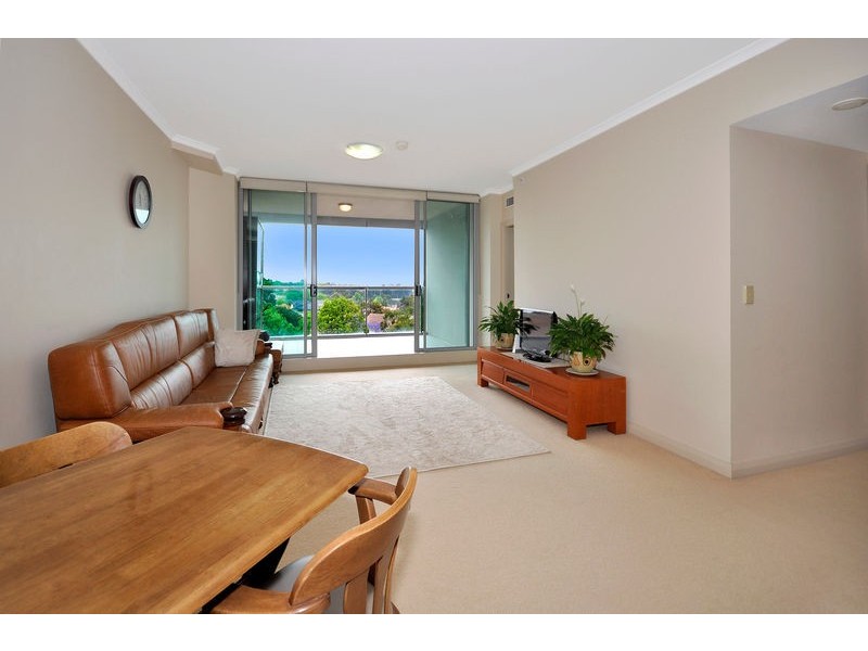 817/2B Help Street, Chatswood NSW 2067