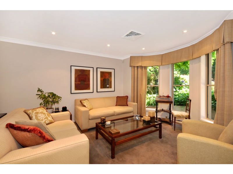 6 Lawson Parade, St Ives NSW 2075