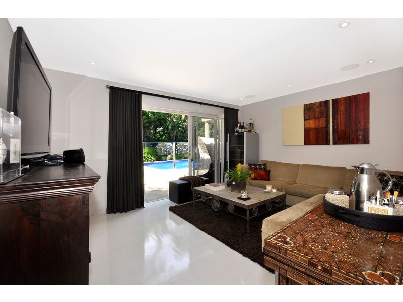 6 Lawson Parade, St Ives NSW 2075