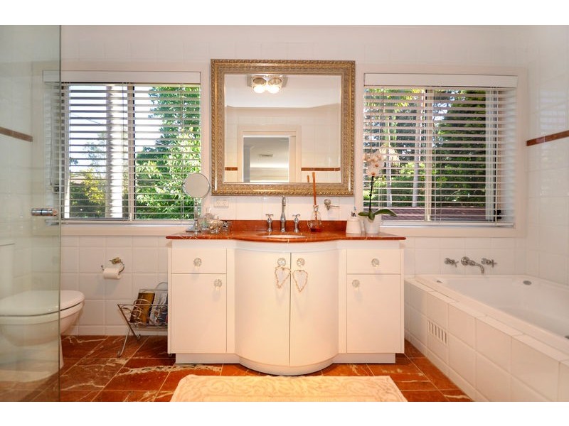 6 Lawson Parade, St Ives NSW 2075