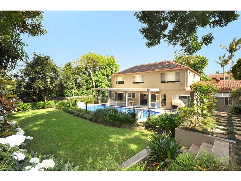 6 Lawson Parade, St Ives NSW 2075