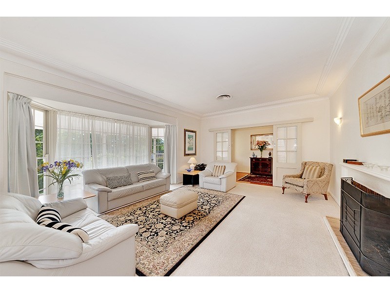 25 Lancaster Ave, St Ives NSW 2075