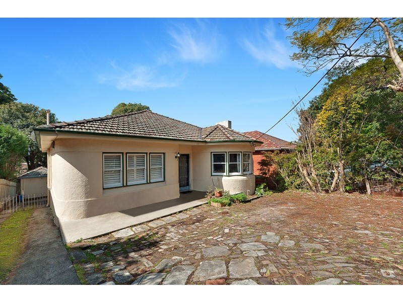 197 Eastern Valley Way, Middle Cove NSW 2068