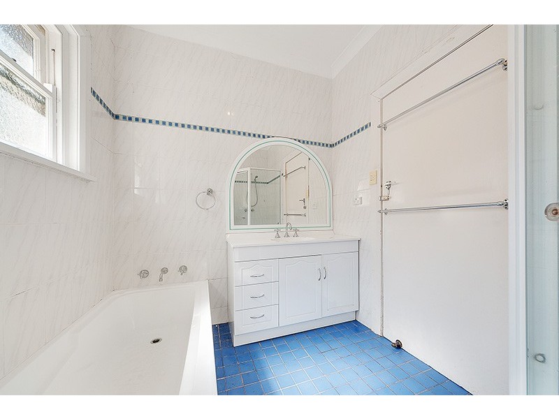 197 Eastern Valley Way, Middle Cove NSW 2068