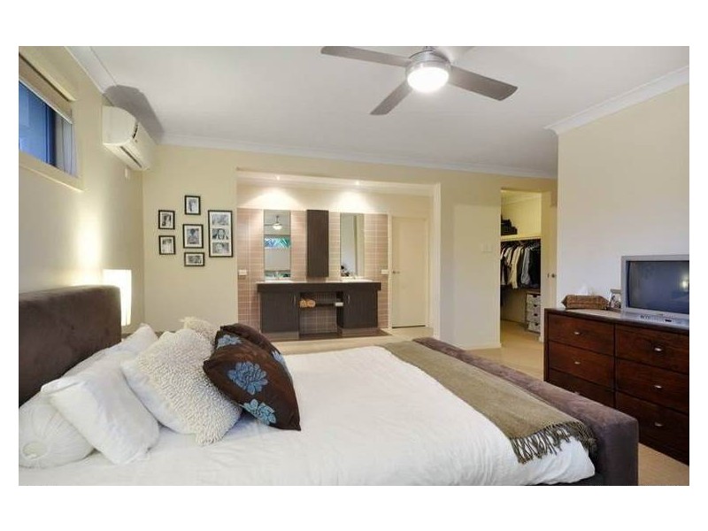 Eatons Hill QLD 4037