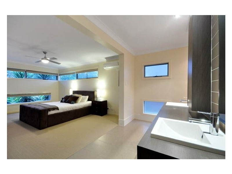 Eatons Hill QLD 4037