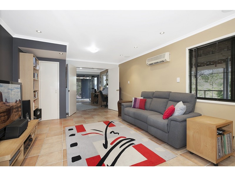 23 Fitzgerald Court, Clear Mountain QLD 4500