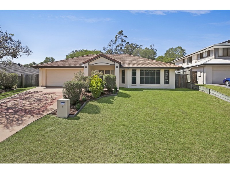 7 Lowai Court, Albany Creek QLD 4035