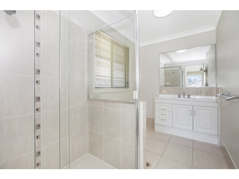 7 Lowai Court, Albany Creek QLD 4035