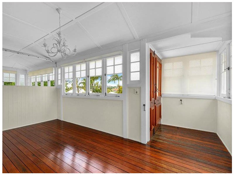 19 Annie Street, Windsor QLD 4030