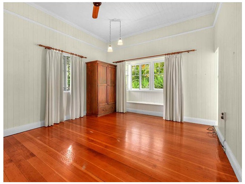 19 Annie Street, Windsor QLD 4030