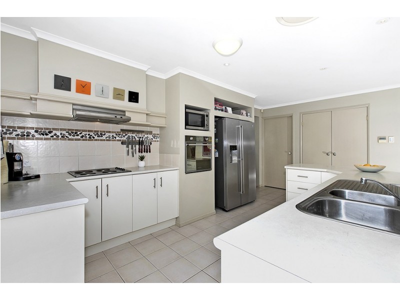 27 Kurrajong Place, Bridgeman Downs QLD 4035