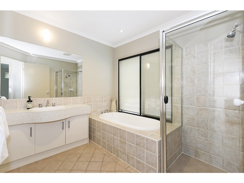 27 Kurrajong Place, Bridgeman Downs QLD 4035