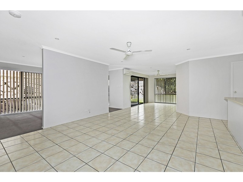 2 Bunyaville Close, Arana Hills QLD 4054