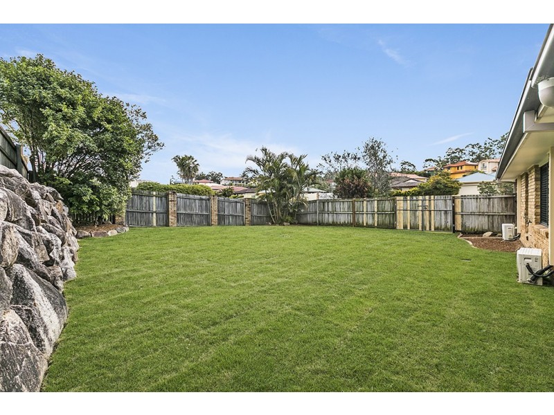 2 Bunyaville Close, Arana Hills QLD 4054