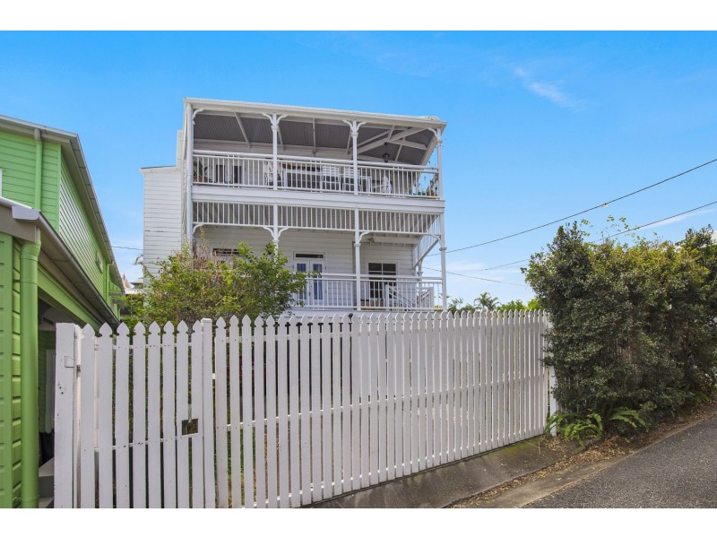 25 York Parade, Spring Hill QLD 4000