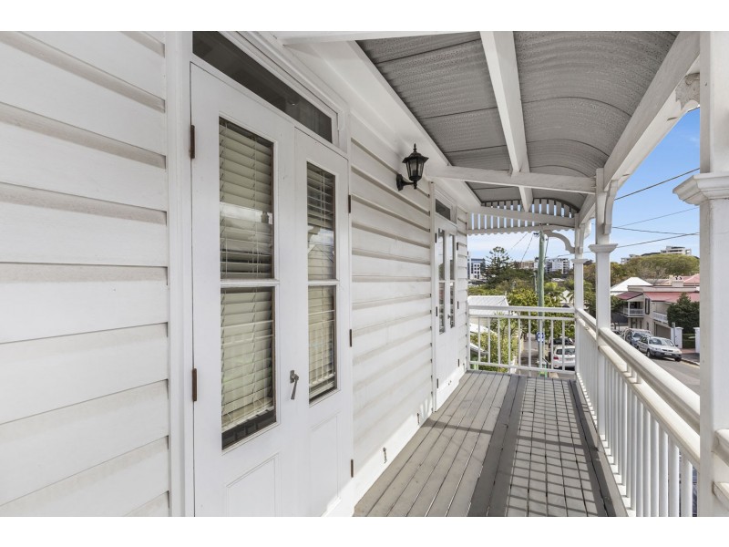 25 York Parade, Spring Hill QLD 4000