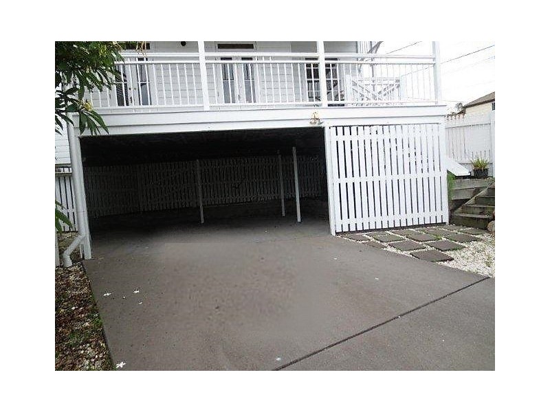 25 York Parade, Spring Hill QLD 4000