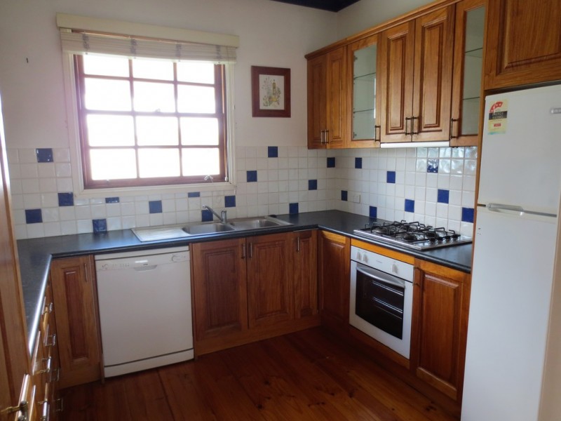 25 York Parade, Spring Hill QLD 4000