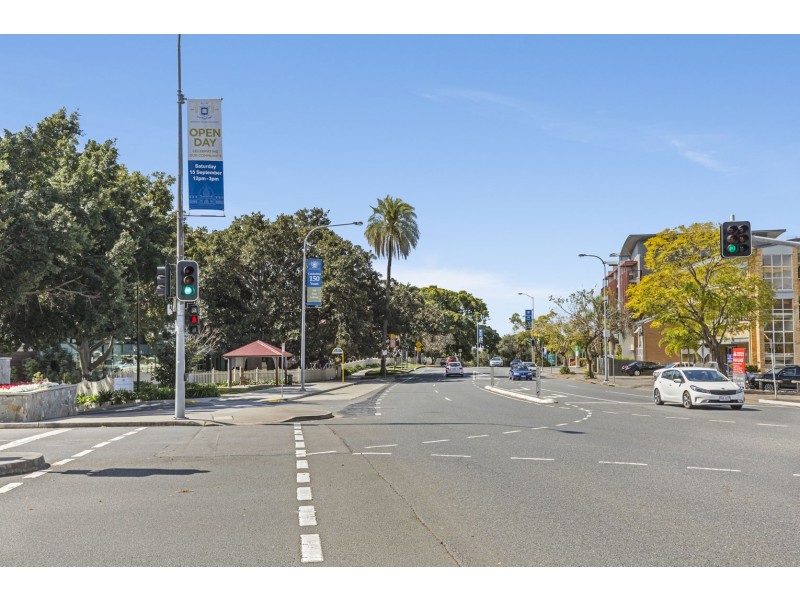 25 York Parade, Spring Hill QLD 4000