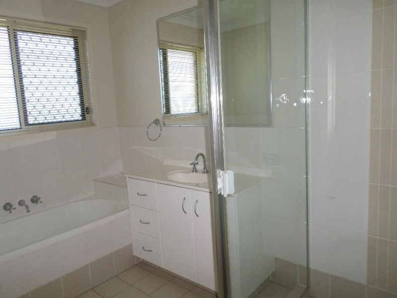 Flinders View QLD 4305