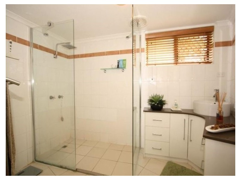 2/25 Scott Rd, Herston QLD 4006