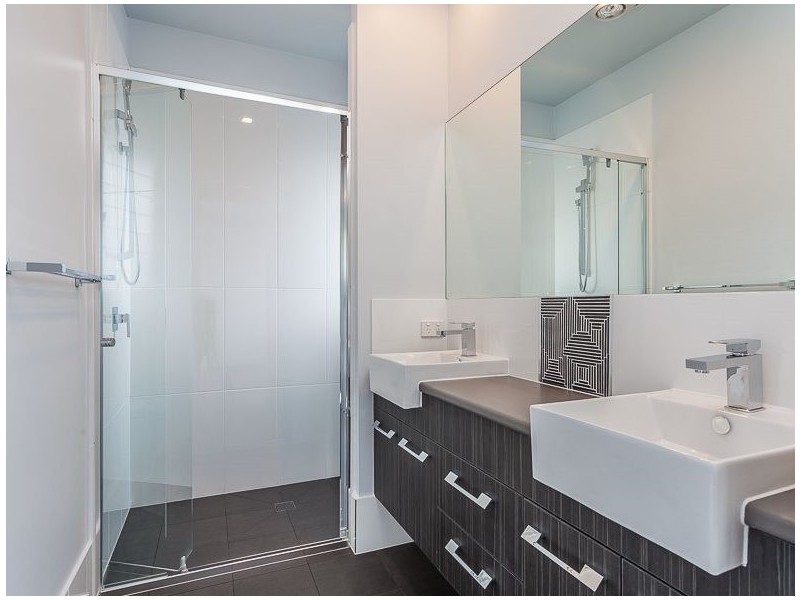 1B Epacras St, Windsor QLD 4030