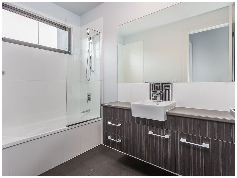 1B Epacras St, Windsor QLD 4030