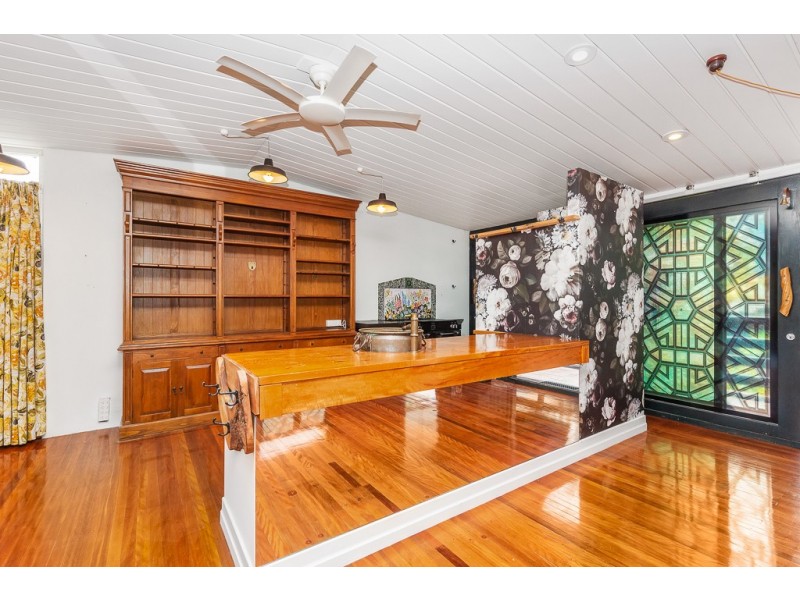 12 Fairseat Street, Bardon QLD 4065