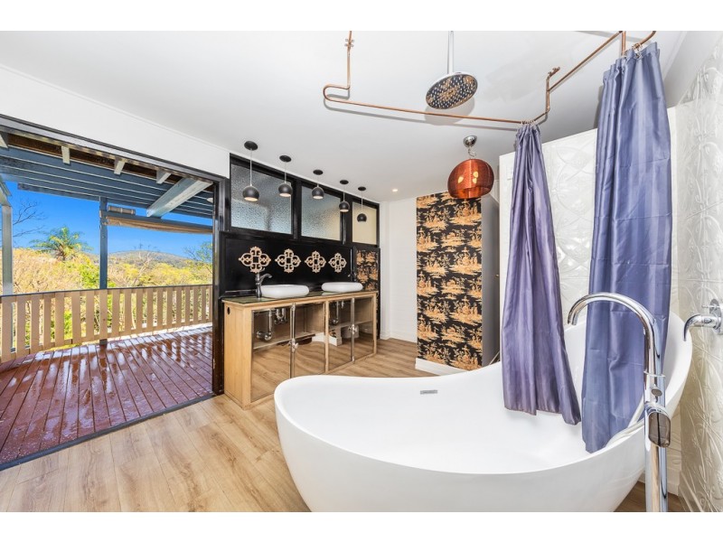 12 Fairseat Street, Bardon QLD 4065