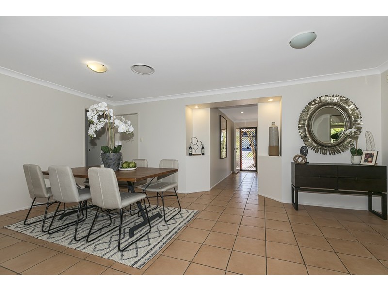 206 Kirralee Crescent, Upper Kedron QLD 4055