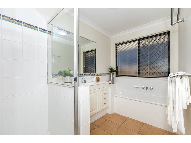 206 Kirralee Crescent, Upper Kedron QLD 4055