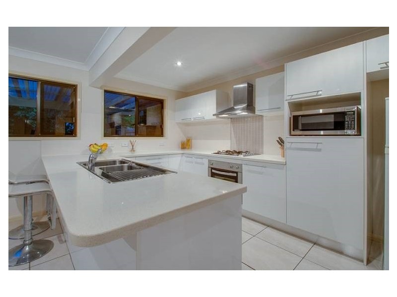 2/9 Curwen Tce, Chermside QLD 4032