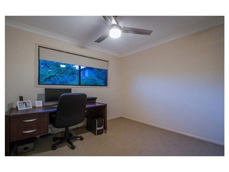 2/9 Curwen Tce, Chermside QLD 4032