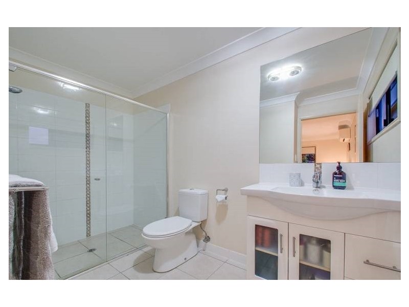 2/9 Curwen Tce, Chermside QLD 4032
