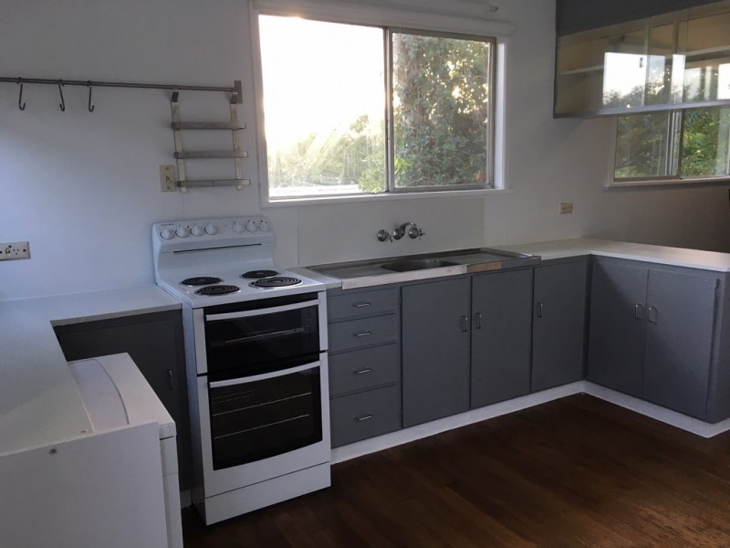 804 Moggill Rd, Chapel Hill QLD 4069