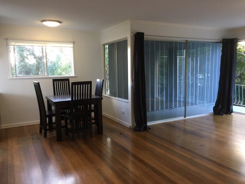 804 Moggill Rd, Chapel Hill QLD 4069