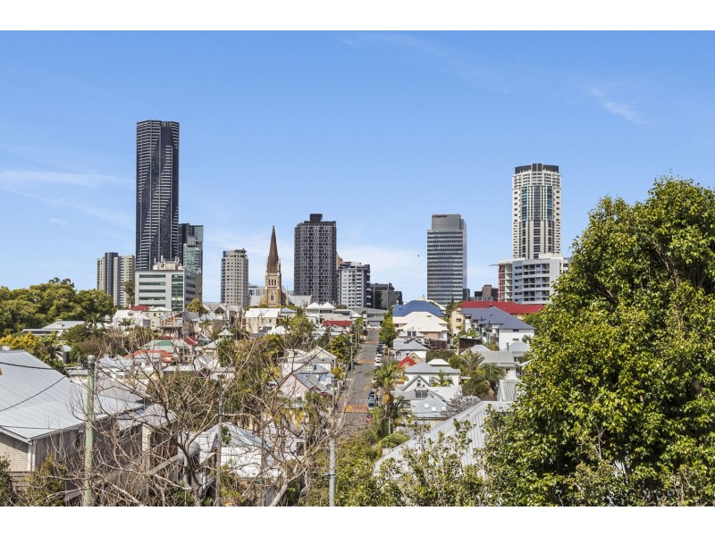 25 York Pde, Spring Hill QLD 4000