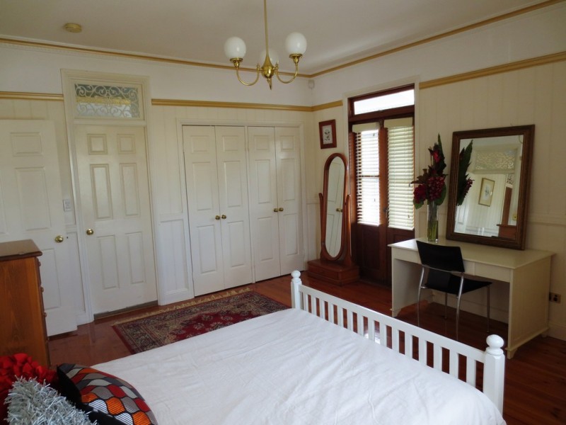 25 York Pde, Spring Hill QLD 4000